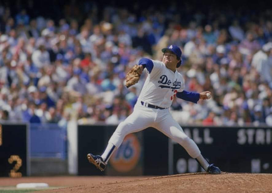 El beisbol mexicano esta de Luto por el Fallecimiento de Fernando Valenzuela Anguamea.